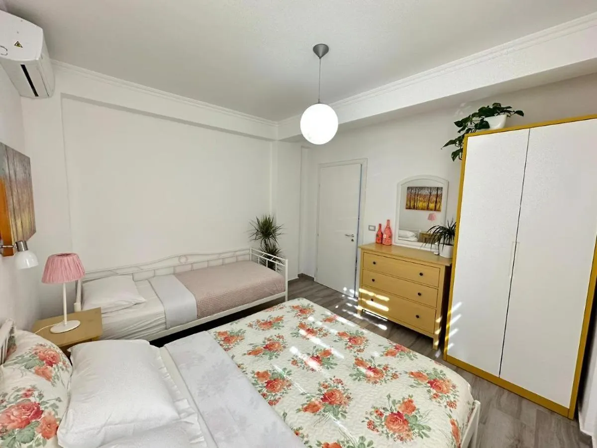 Sofia'S Holiday Apartment Vlore Albania